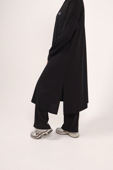 Modest Sports Shirt - Longline - Black